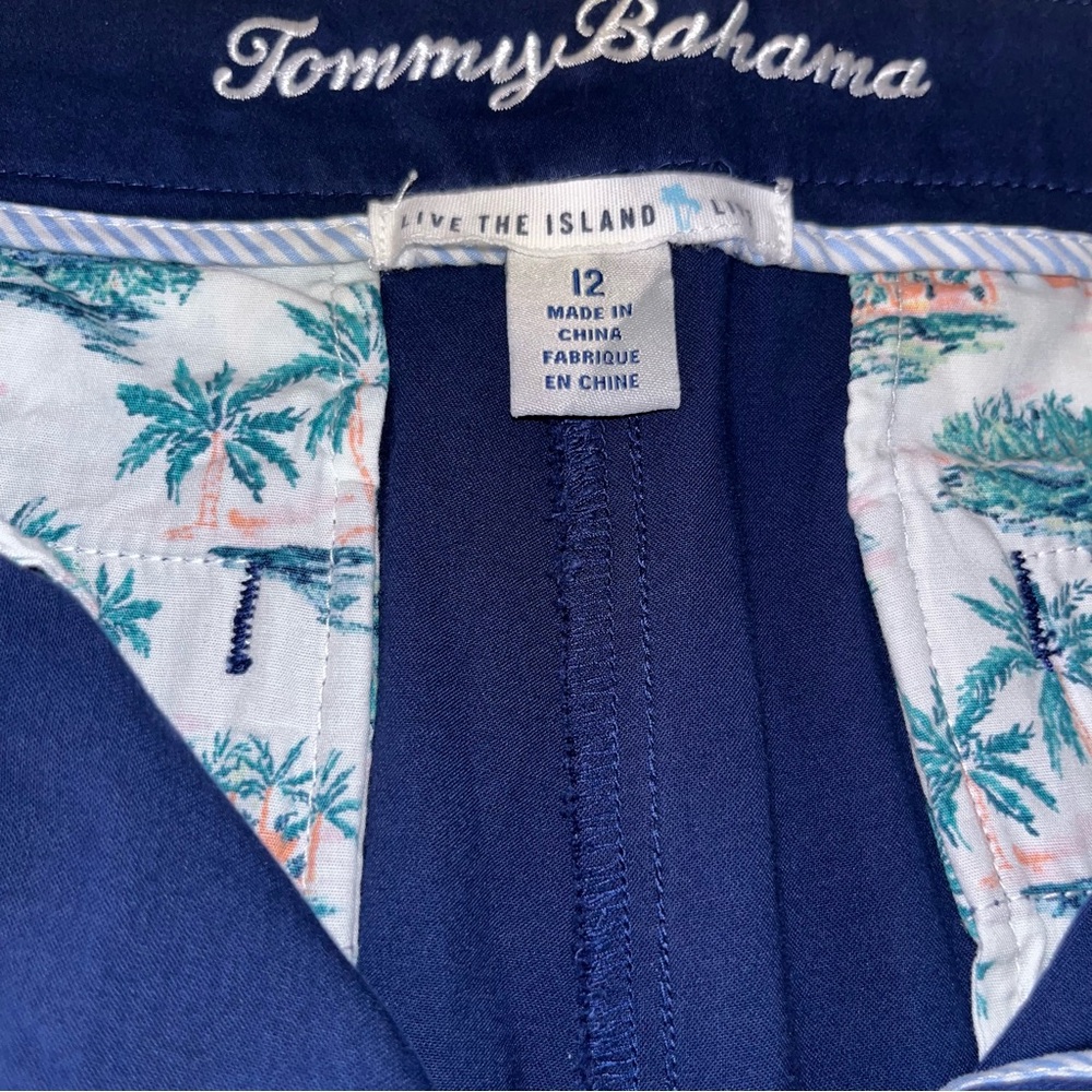 NWOT Woman’s Tommy Bahama 5” Shorts 
Size 12 - Picture 6 of 8